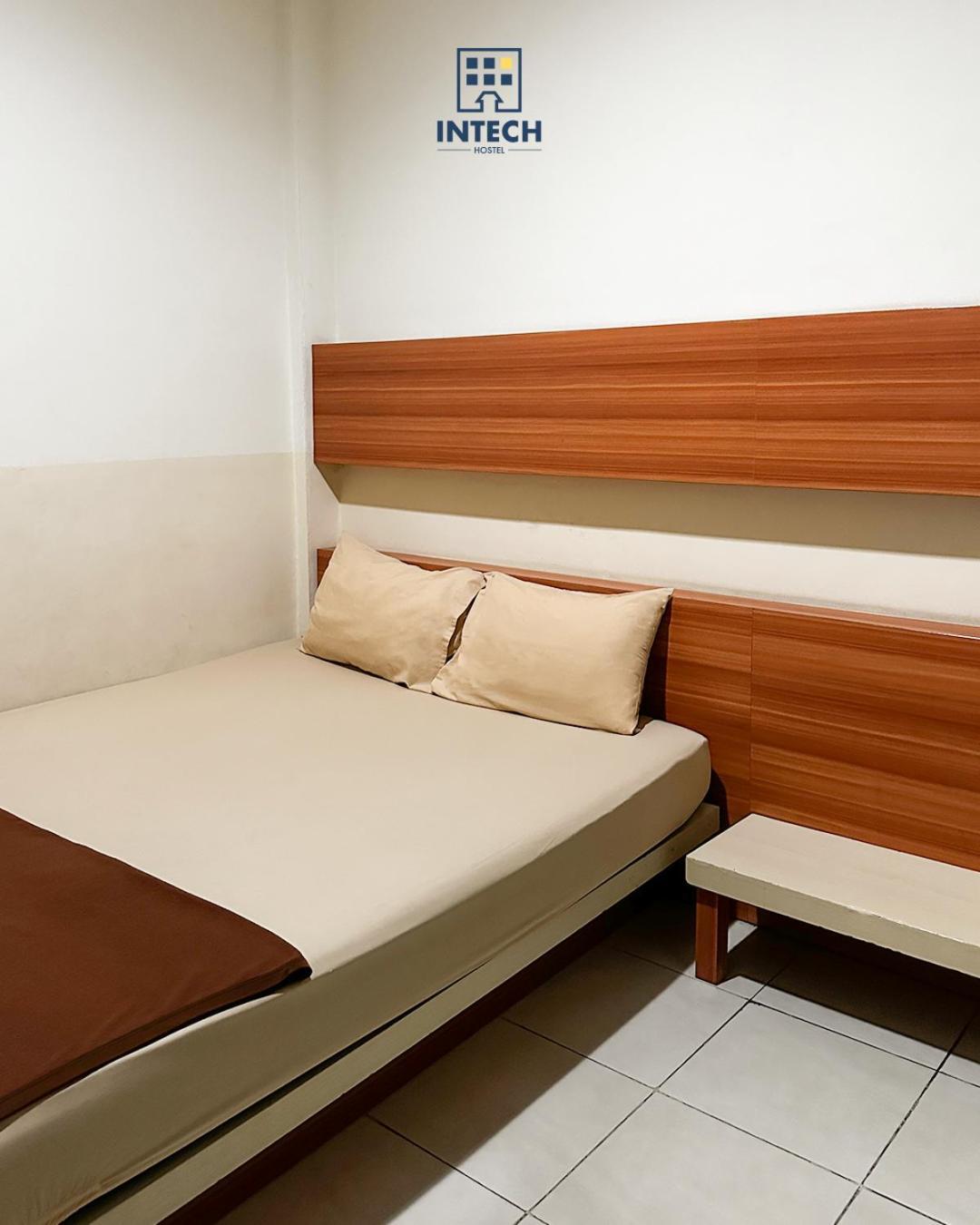 Intech Hostel Bandung Exteriör bild