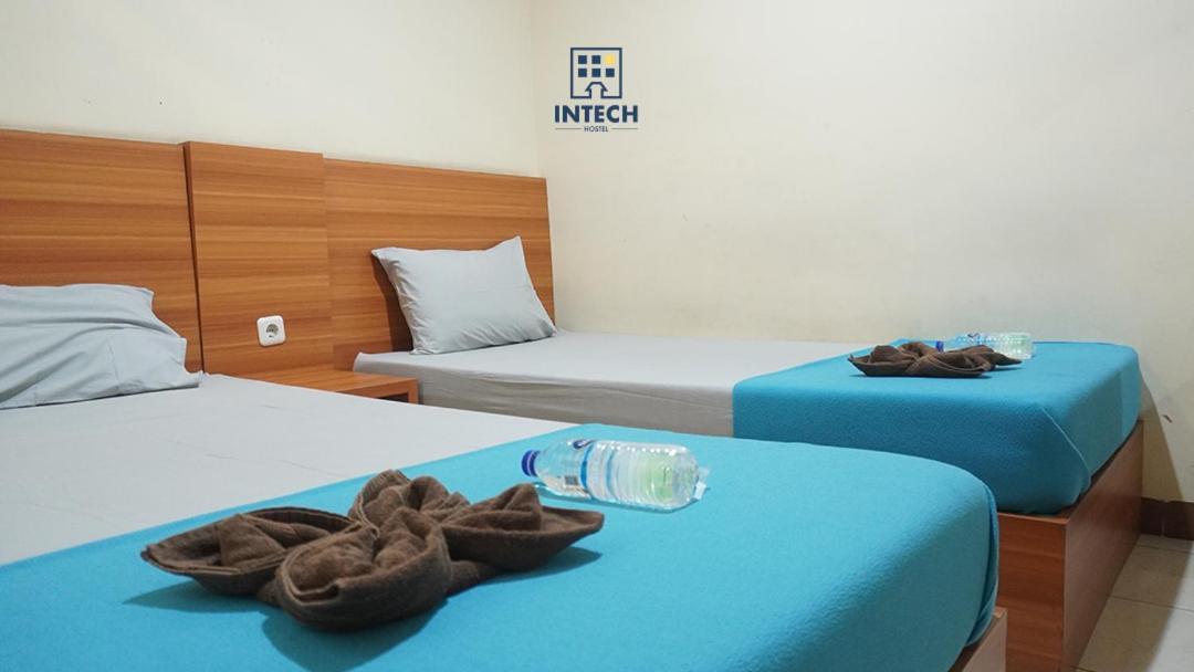 Intech Hostel Bandung Exteriör bild
